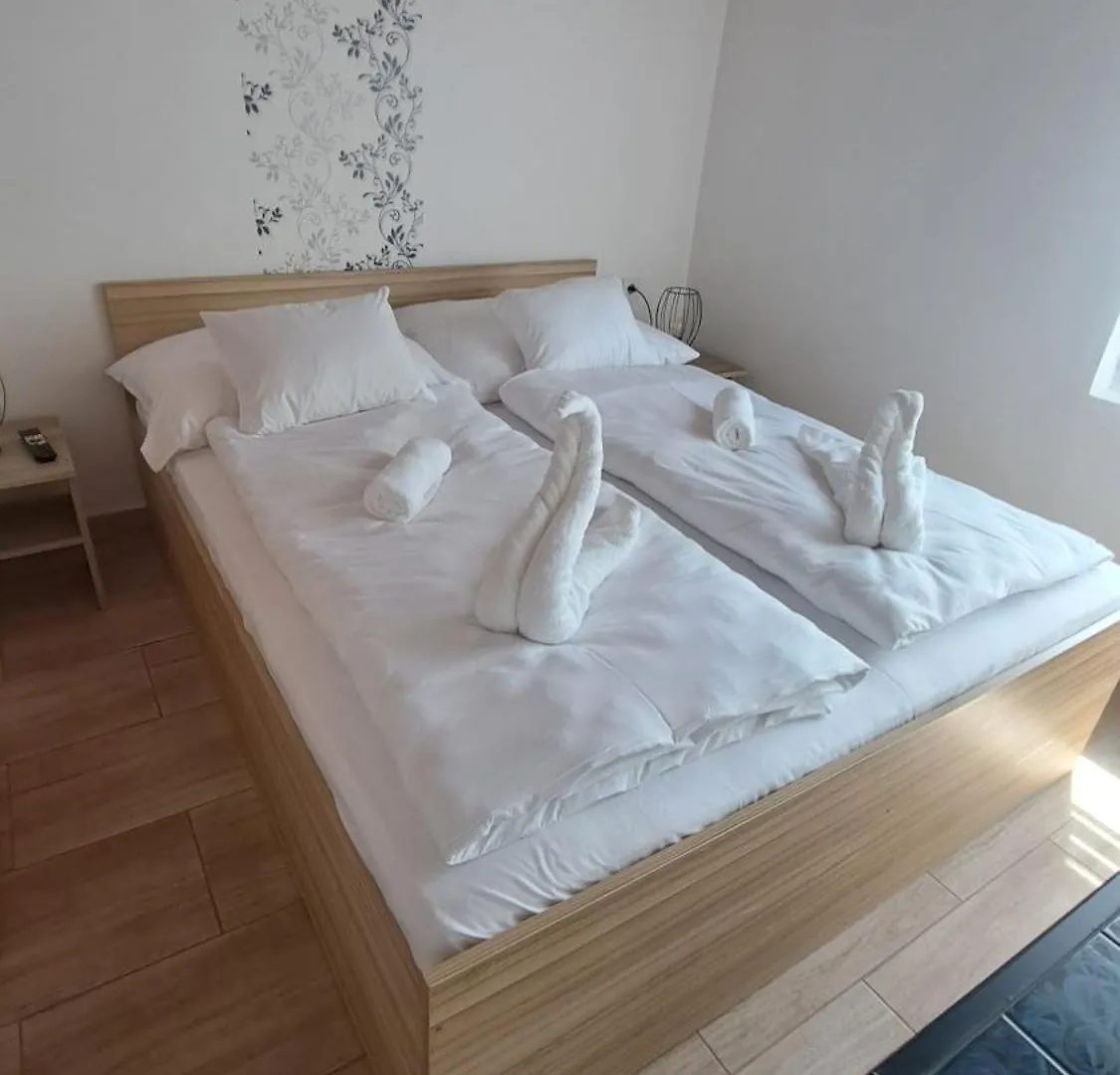 Marabella Apartmanok Hajduszoboszlo Apartment